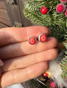 Kolczyki wkrętki koral czerwony plastry 