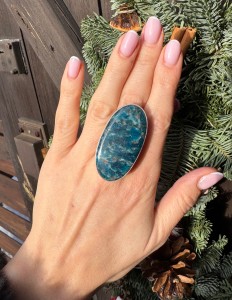 Pierścionek apatyt owal