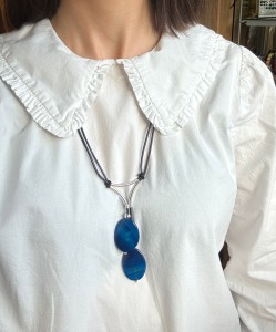 Naszyjnik Trójkąt agat niebieski