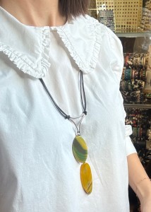Naszyjnik Trójkąt agat żółto-zielonego 