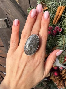 Pierścionek agat szary owal