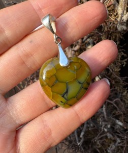 Wisior Agat smoczy  serce  