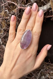 Pierścionek ametyst  owal 