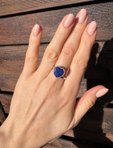 Pierścionek lapis lazuli serce fasetowane