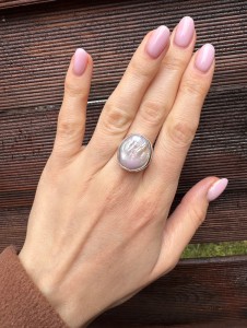 Pierścionek różowa perła hodowana 