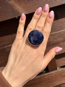 Pierścionek sodalit okragly 