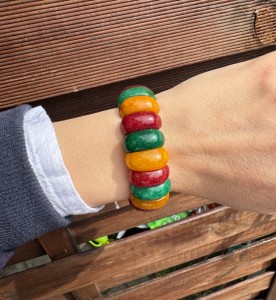 Bransoleta na gumce piękne jadeity 