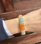 Bransoleta na gumce pastelowe jadeity  