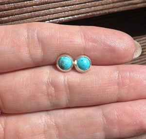 Kolczyki wkrętki turkus 6 mm   