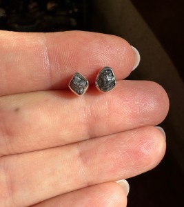 Kolczyki wkrętki surowy diament