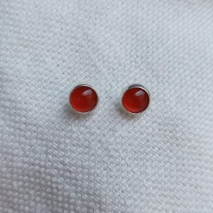 Kolczyki wkrętki agat karneol 6 mm     