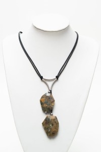 Naszyjnik Trójkąt ryolit