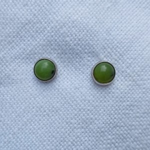 Kolczyki wkrętki nefryt 6 mm   