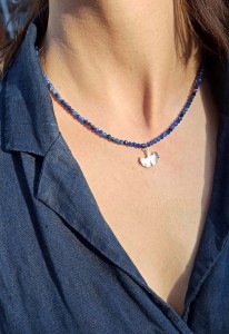 Naszyjnik klasyczny  niebieski kyanit i liść miłorzębu