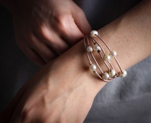 Bransoleta Forsycja różowa z pereł