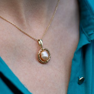 Naszyjnik łańcuszek perła brzoskwiniowa