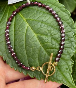 Bransoleta granat fasetowany