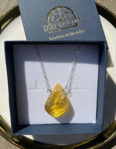 Naszyjnik bursztyn kropla na łańcuszku 