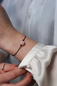 Bransoletka kwarc różowy kulka 