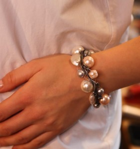 Bransoletka Sieć perłowa szaro-różowa