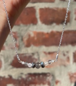 Naszyjnik Frida labradoryt i kamień księżycowy