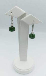 Kolczyki jadeit zielony fasetowana kostka