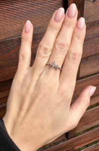 Pierścionek srebrny z cyrkoniami 