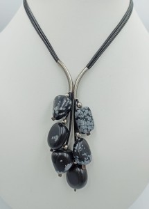 Naszyjnik Grono obsydian śnieżny