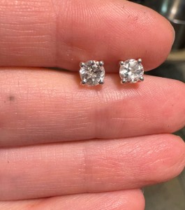 Kolczyki wkrętki kryształ górski fasetowany