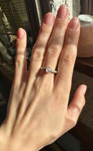 Pierścionek kamień księżycowy okrągły  