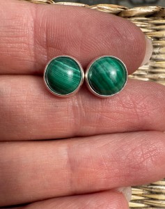 Kolczyki wkrętki malachit 8 mm  