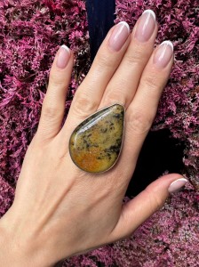 Pierścionek  bursztyn  łezka 