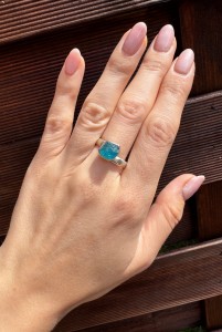 Pierścionek apatyt surowy  