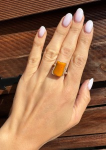 Pierścionek koral mango