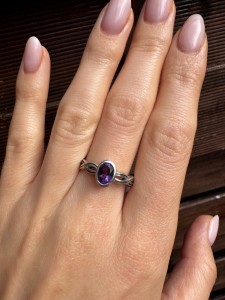 Pierścionek ametyst  owal fasetowany 