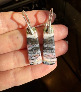 Kolczyki płaskie jaspis  rodonit 