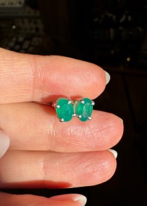 Kolczyki wkrętki onyks fasetowany zielony owalne