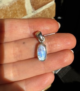 Wisior kamień księżycowy owal