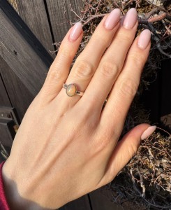 Pierścionek opal  owal  