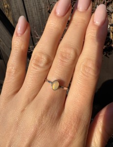 Pierścionek opal  owal  