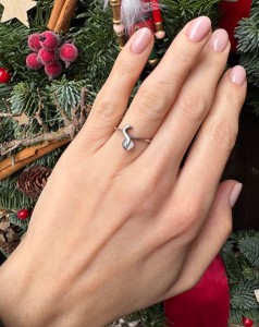 Pierścionek biała cyrkonia