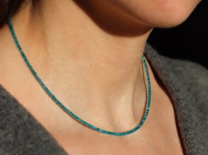 Naszyjnik apatyt fasetowany 