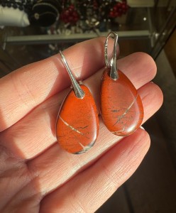 Kolczyki płaskie jaspis  czerwony 